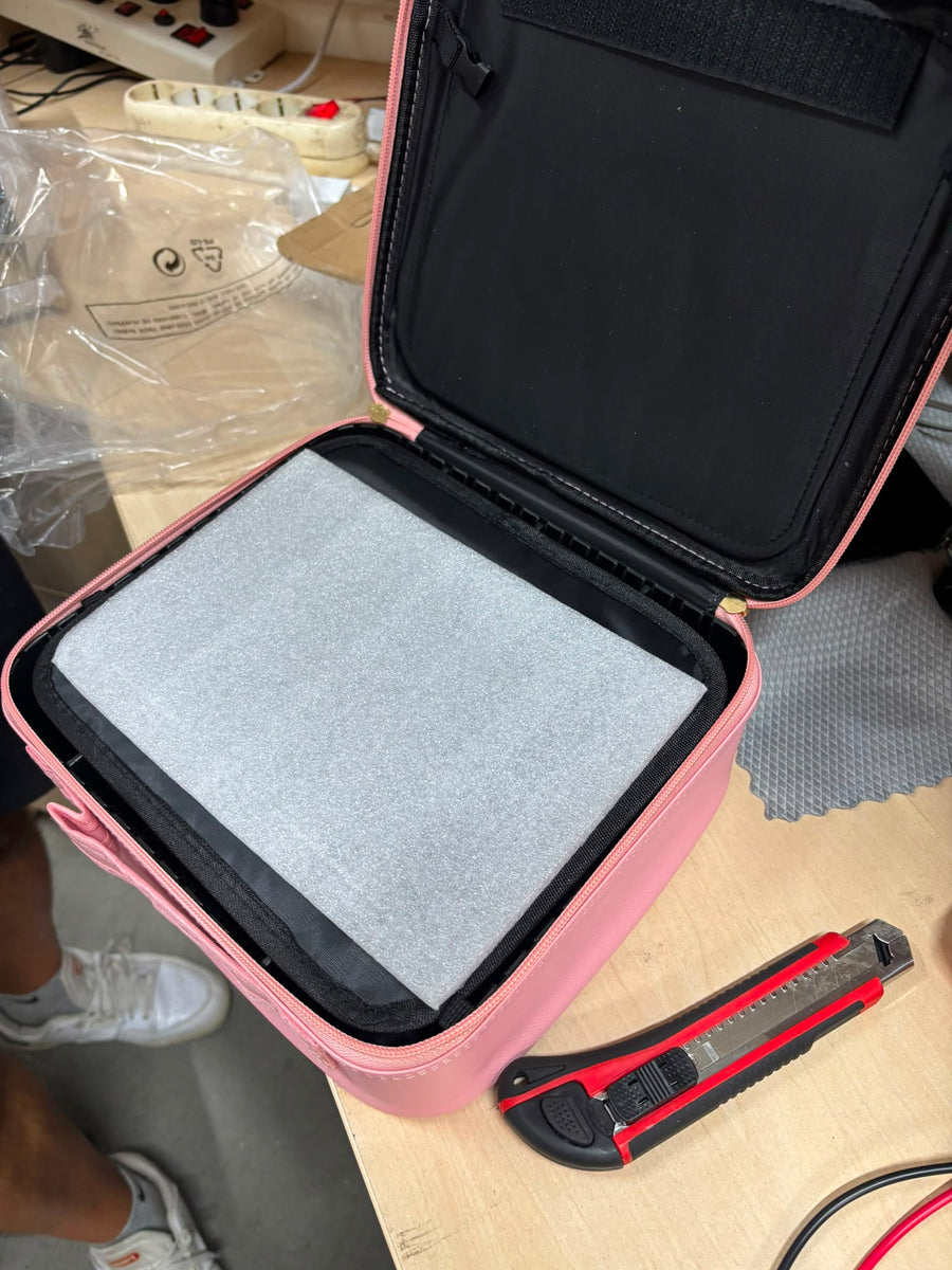 RESIGILAT — Geanta Cosmetica Pentru Make-up cu Oglinda LED  cu Touch, 26x23x11 cm Roz · Incomplet #001