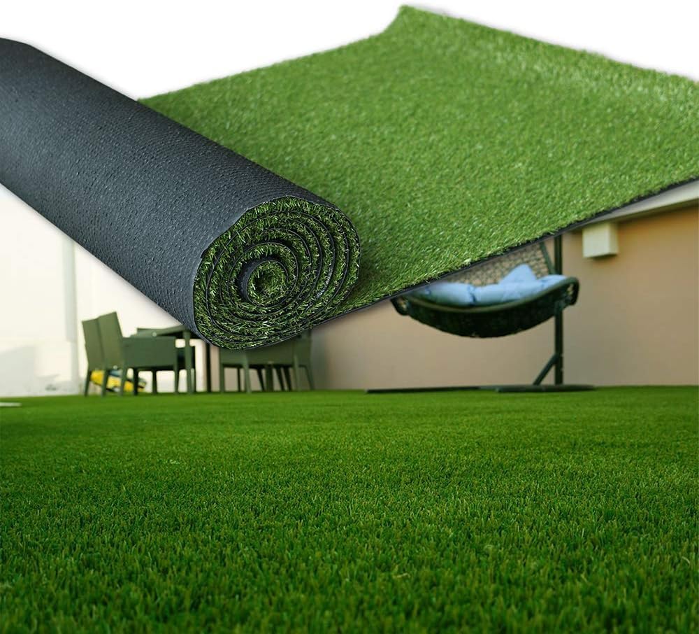 Gazon artificial decorativ – verde natural, drenaj rapid, rezistent UV si foc