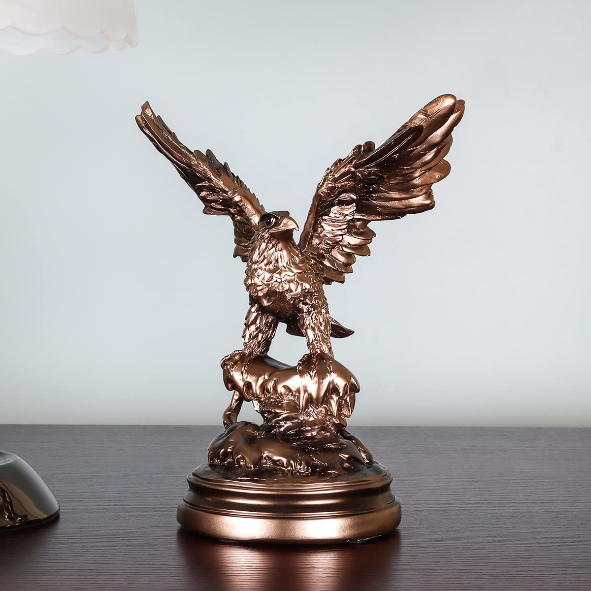 Statueta decorativa Vultur – finisaj auriu bronzat 19 x13 x24.5 cm