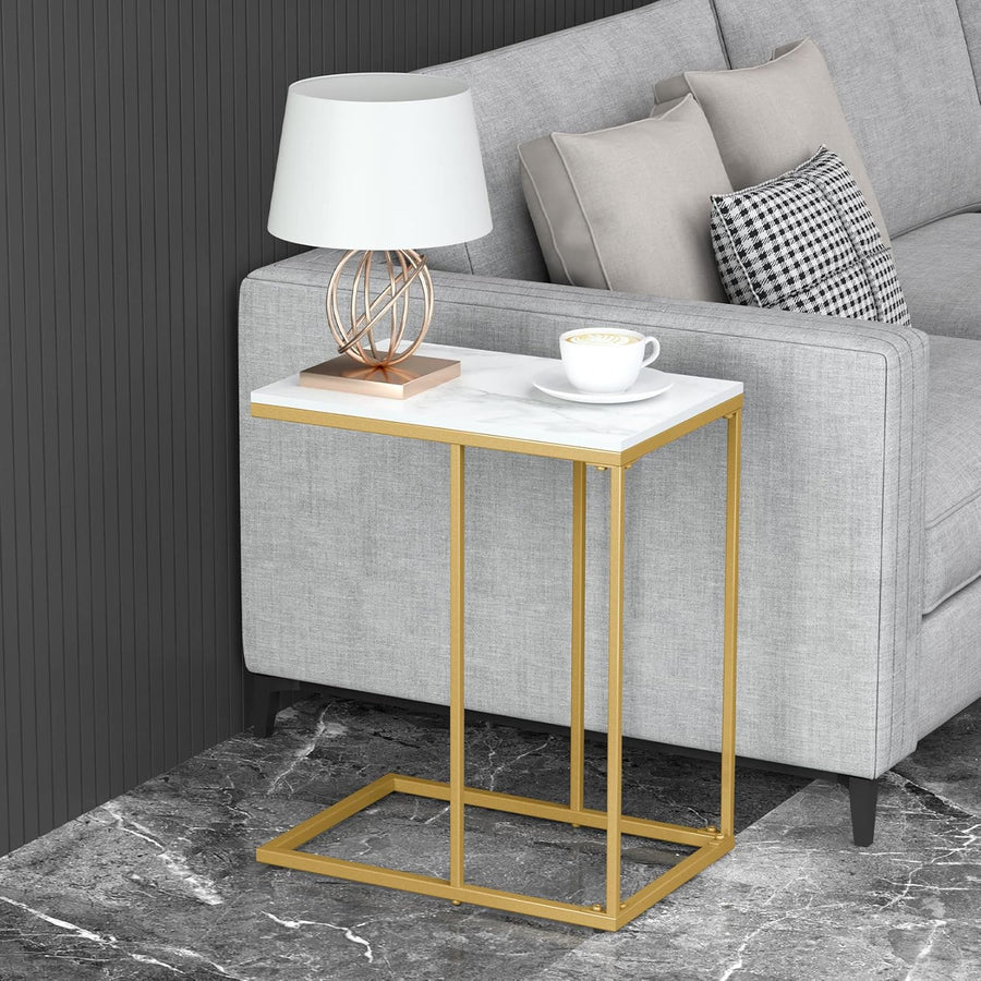 RESIGILAT - Masuta laterala cu blat tip C, marmura lucios si picioare aurii, design modern 45 x 30 x 54 cm