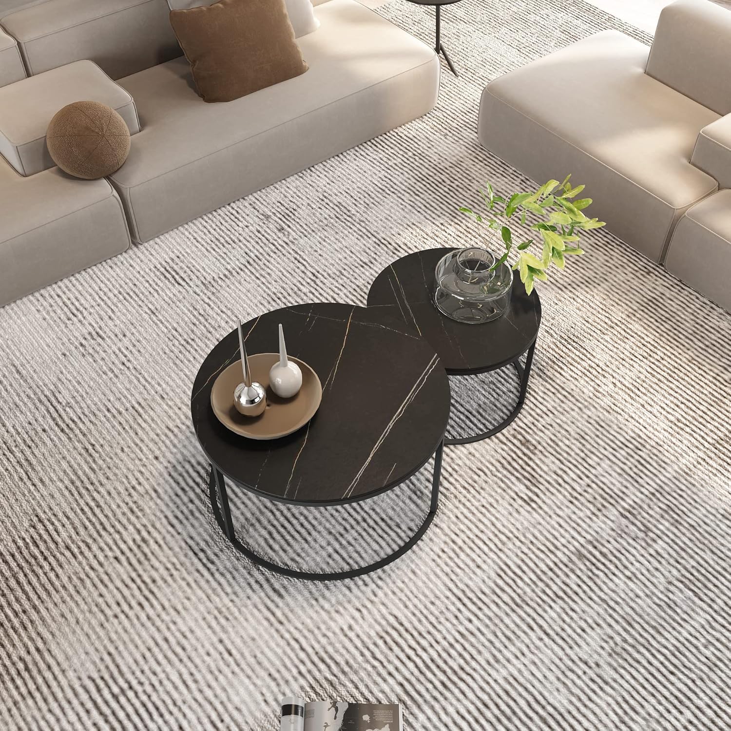 Set 2 masute rotunde de cafea cu efect de marmura, diametru 70/50 cm, blat MDF, cadru metalic