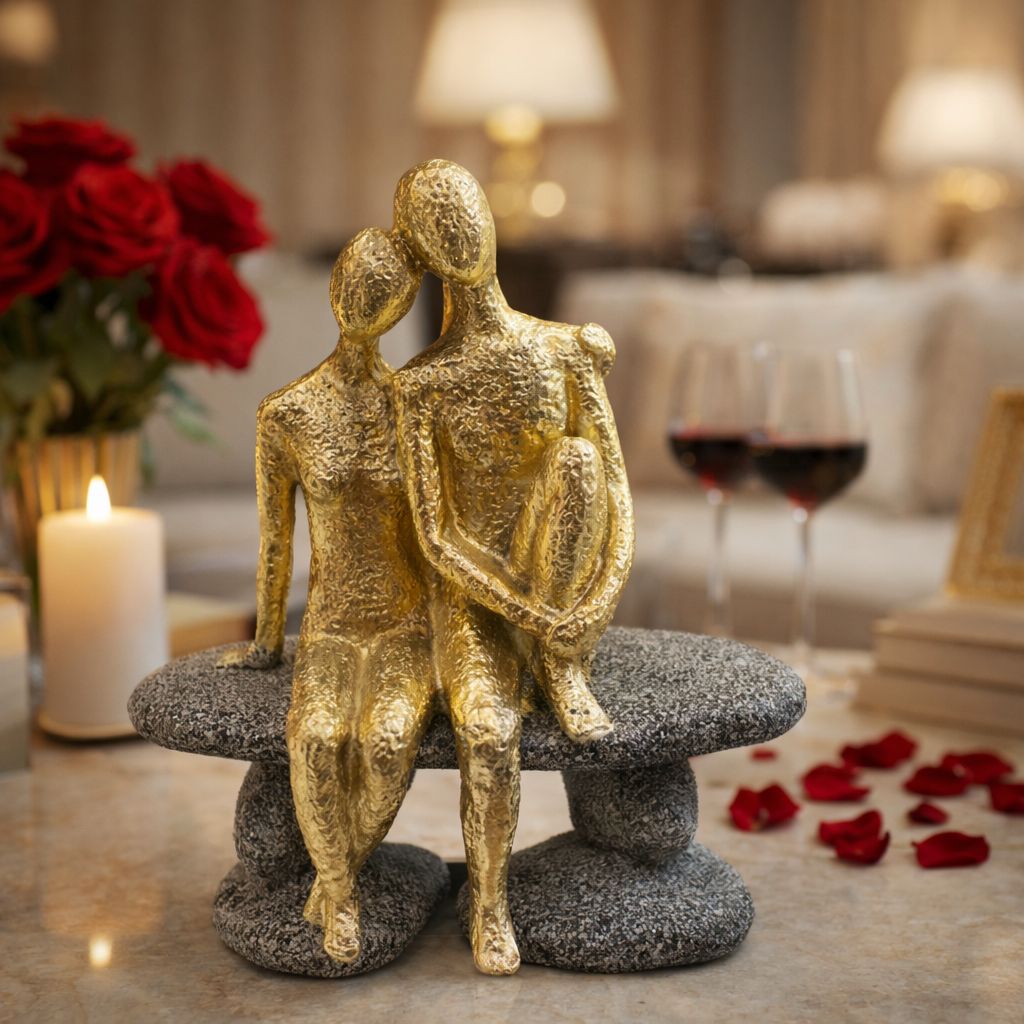 Statueta decorativa cuplu pe banca din rasina 20 cm