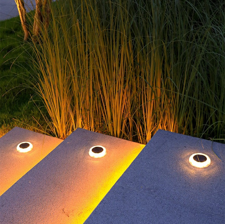 Set 4 bucati lampa solara LED pentru gradina, alb cald