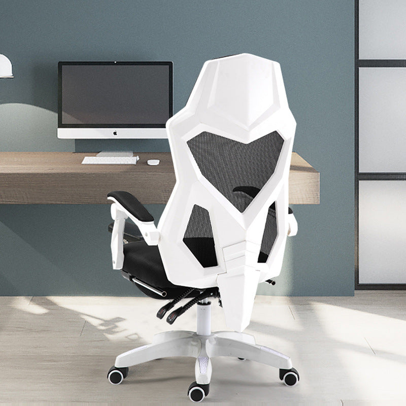 RESIGILAT - Scaun de Gaming Ergonomic Predator cu spătar ventilat și design futurist