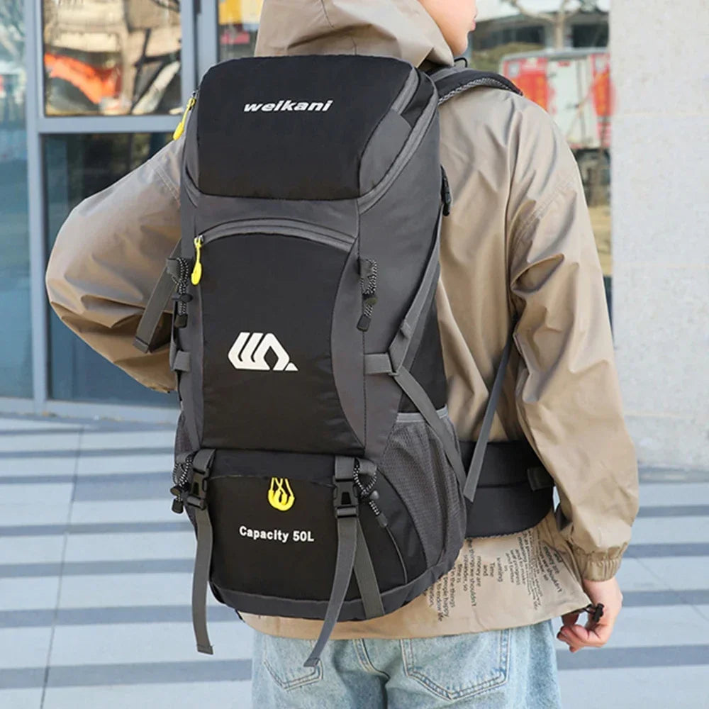 Rucsac drumetie 50L cu husa ploaie si compartiment laptop 58x30x22 cm