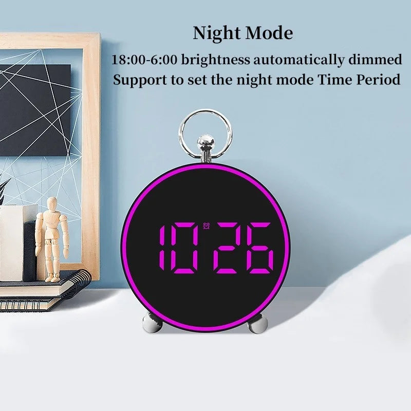 Ceas desteptator digital LED 4,4" cu afisaj color, comanda vocala si alarme personalizabile - trezeste ecranul prin bataie din palme