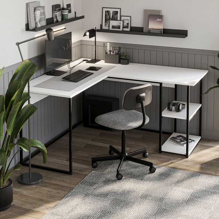 Birou de colt in forma L 140x147,8x73,8 cm, cu rafturi integrate si cadru metalic, pentru home office sau birou