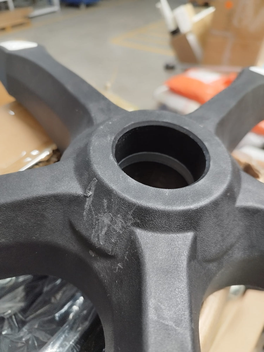 RESIGILAT — Scaun Gaming Racing SpeedX GT, Piele Ecologică, Recliner, Perne Ergonomice și Suport pentru Picioare Alb cu negru · Acceptabil #002